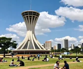 Descubra a Torre de TV de Brasília: Mirante e Seu Entorno Descubra a Torre de TV de Brasília: Mirante e Seu Entorno