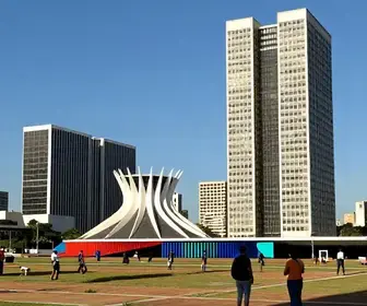 Descubra as Obras de Athos Bulcão em Brasília
