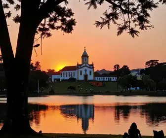 Ermida Dom Bosco e Parque: O Local Perfeito para um Pôr do Sol em Brasília