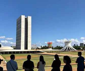 Guia Prático para Contratar um Guia de Turismo em Brasília